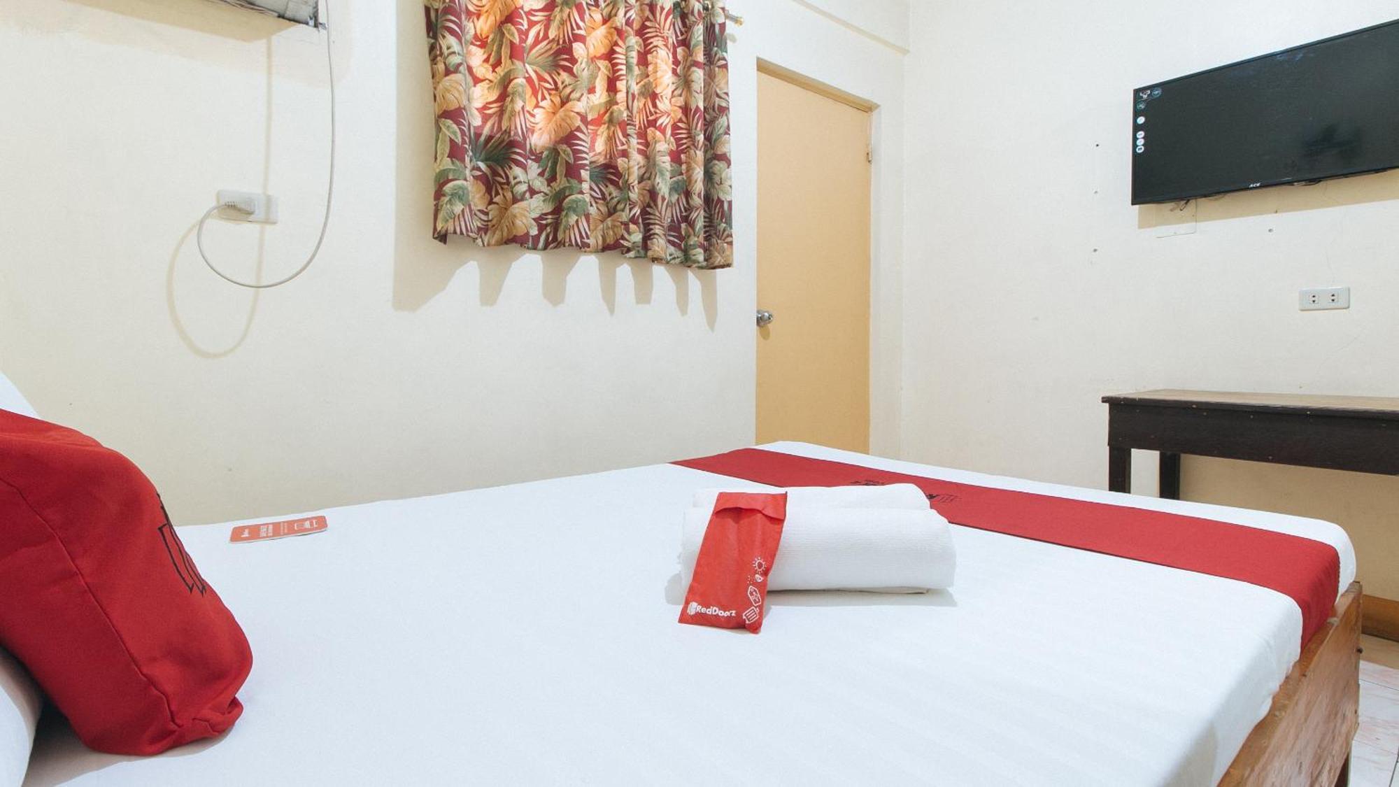 Reddoorz @ Golden Victory Hotel Mabalacat Pampanga Exteriör bild